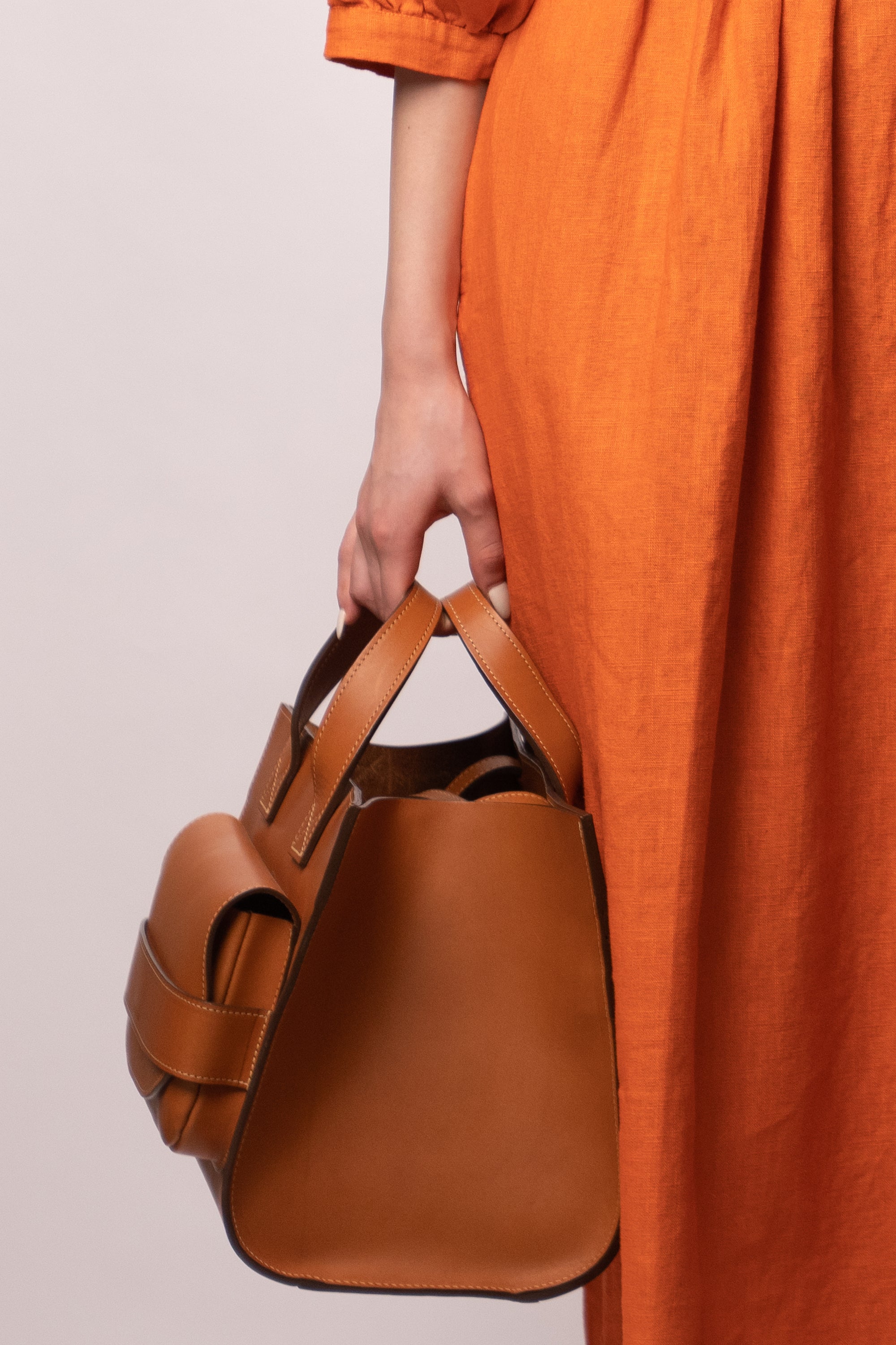 Pioneer Tote - Tan - Medium